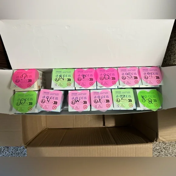 POP MART Vinyl Plush Pendant, Pin for Love Labubu, M - Picture 3 of 6